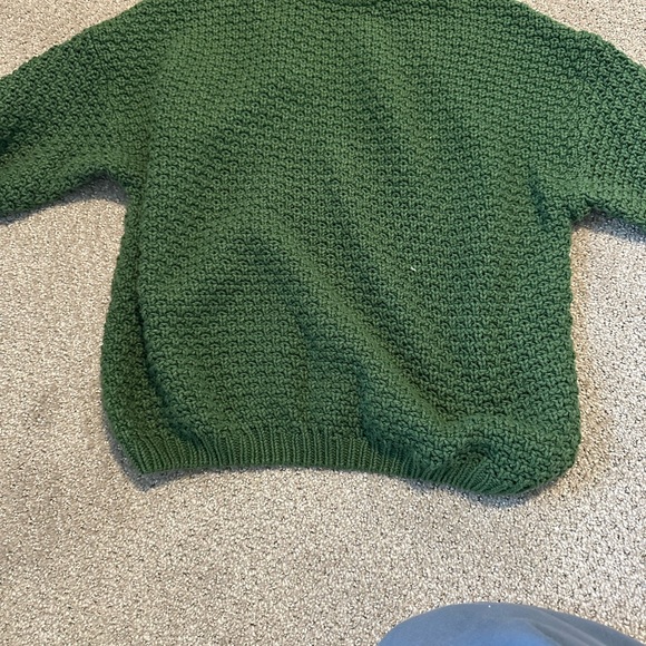 Universal thread textured sweater - Picture 2 of 2